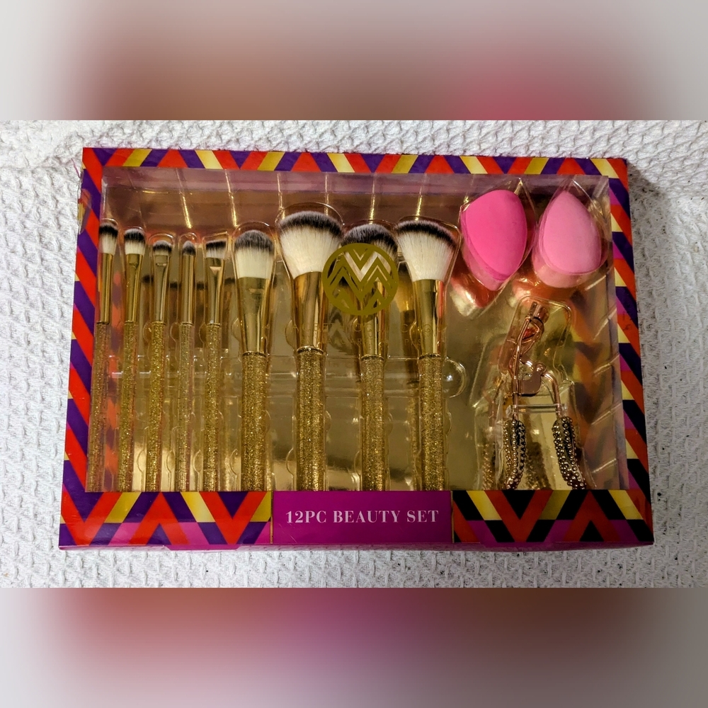 Macbeth Collection Margaret Joseph 12PC Beauty Set Gold Brushes and Pink Sponges